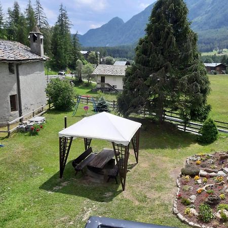 The Snow - Appartamento Panoramico Con Balcone Champoluc Bagian luar foto