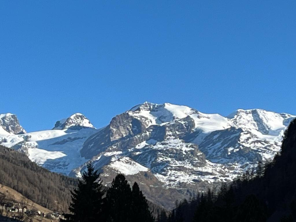 The Snow - Appartamento Panoramico Con Balcone Champoluc Bagian luar foto