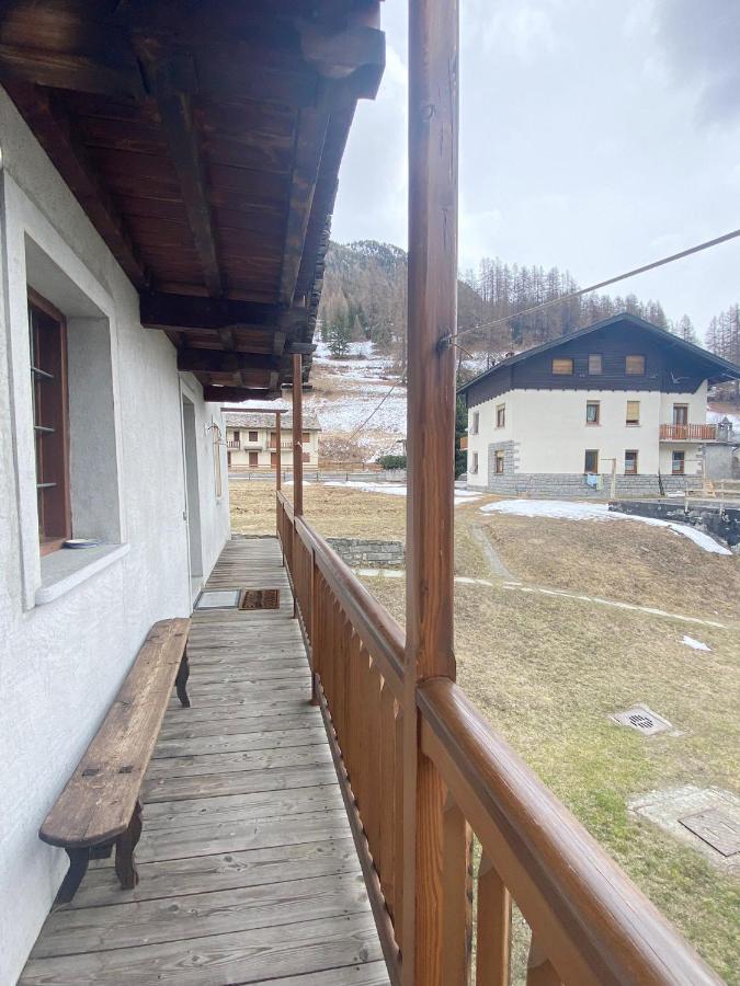 The Snow - Appartamento Panoramico Con Balcone Champoluc Bagian luar foto